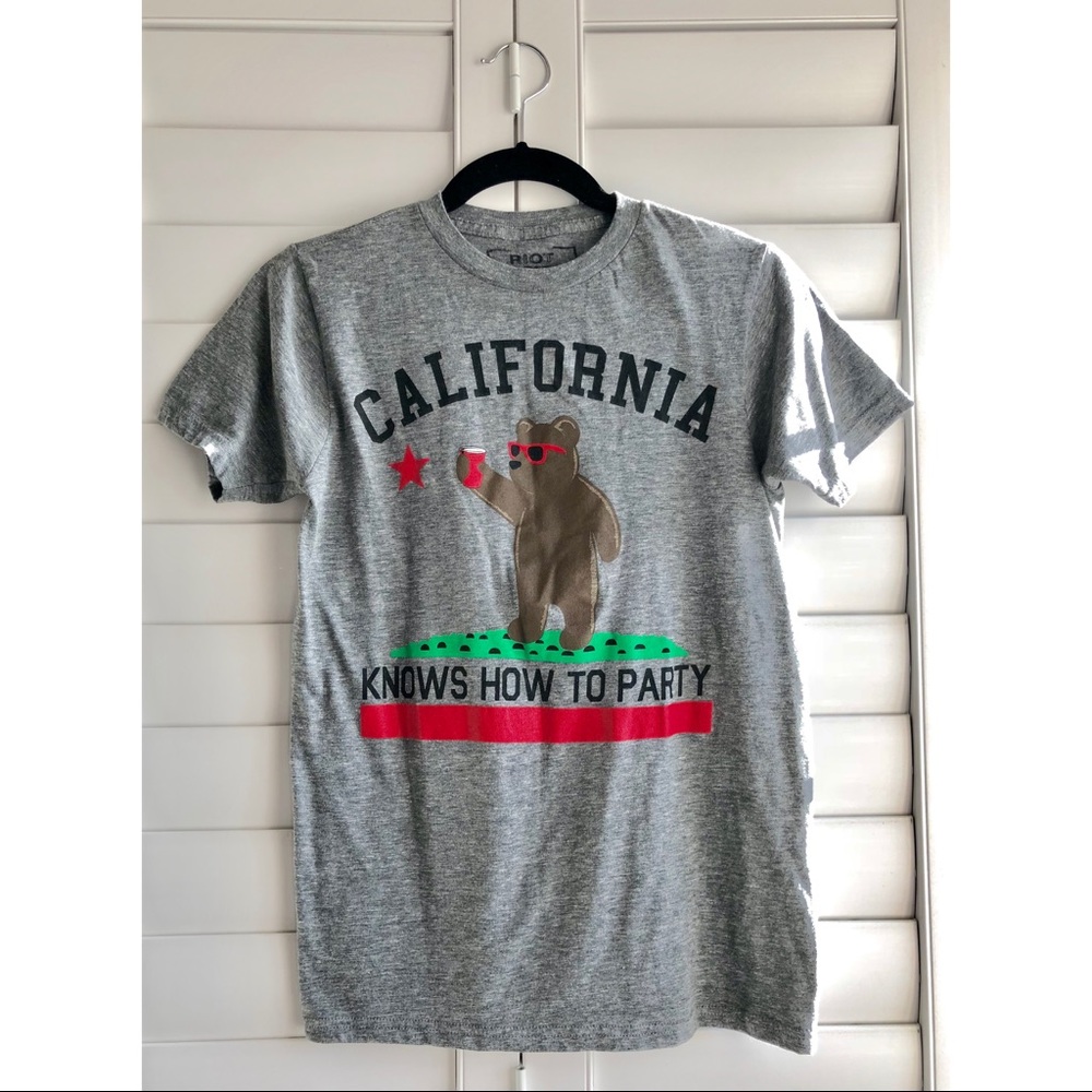 Graphic tee